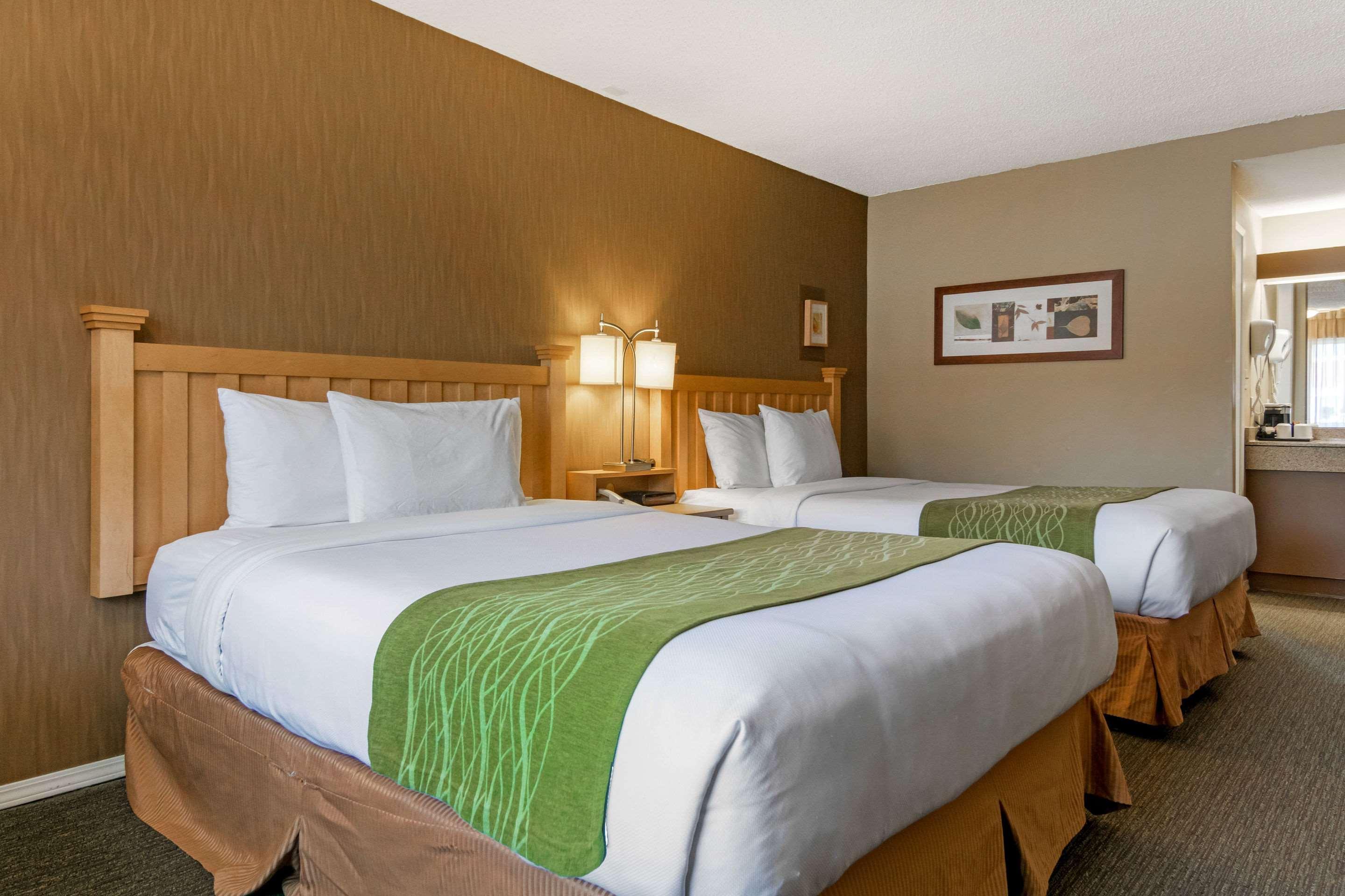 Econo Lodge Inn & Suites Норт Ванкувър Екстериор снимка