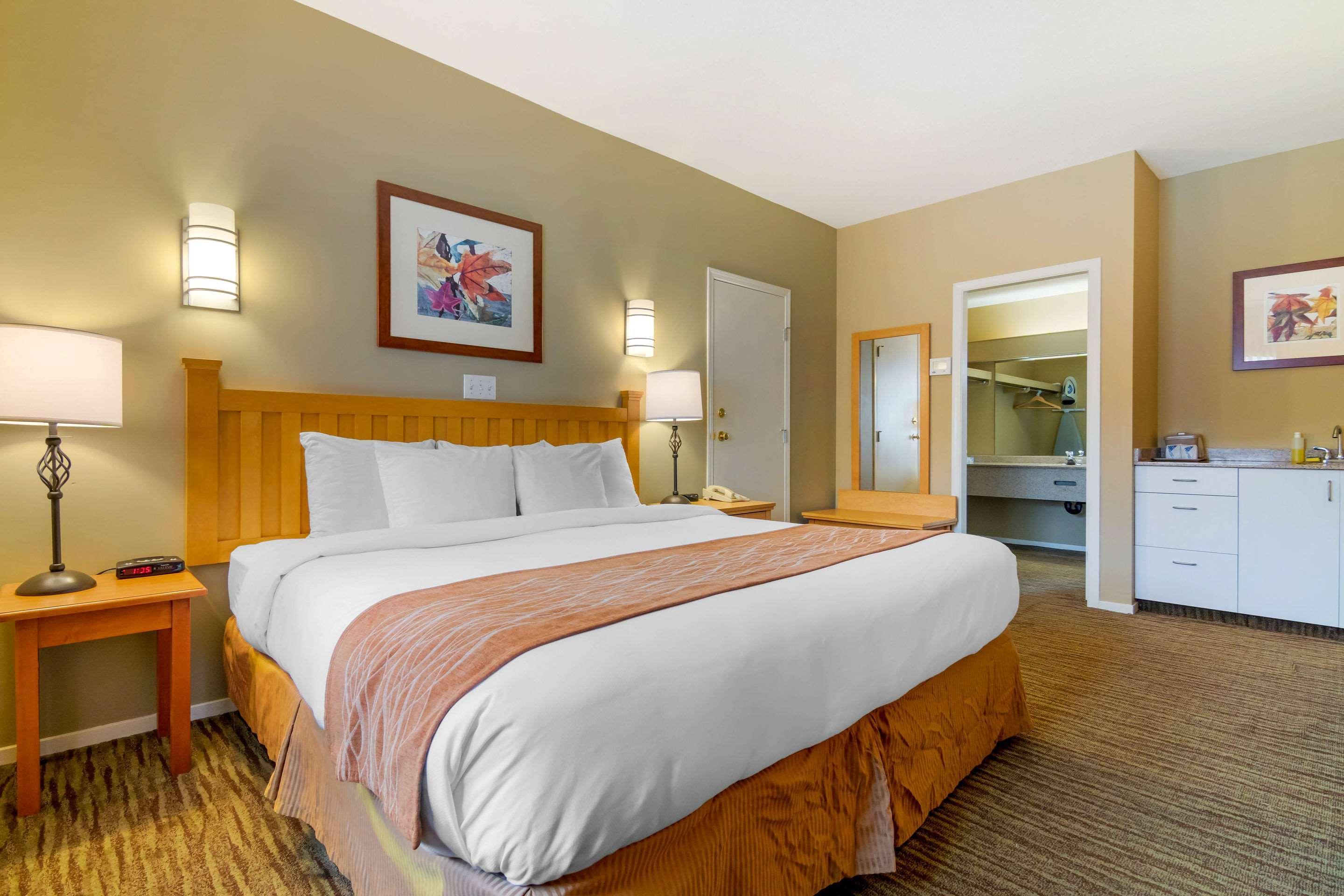 Econo Lodge Inn & Suites Норт Ванкувър Екстериор снимка