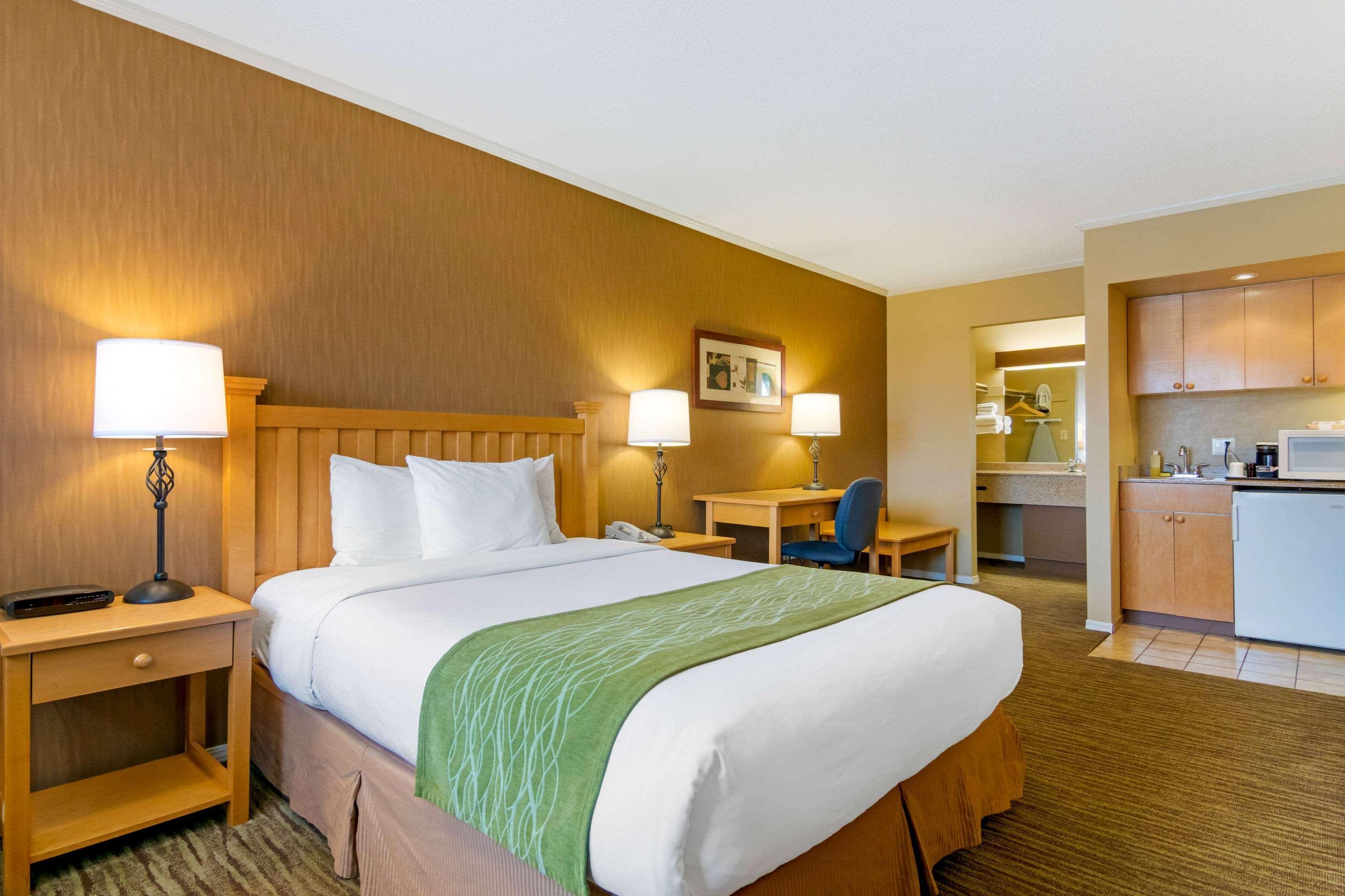 Econo Lodge Inn & Suites Норт Ванкувър Екстериор снимка