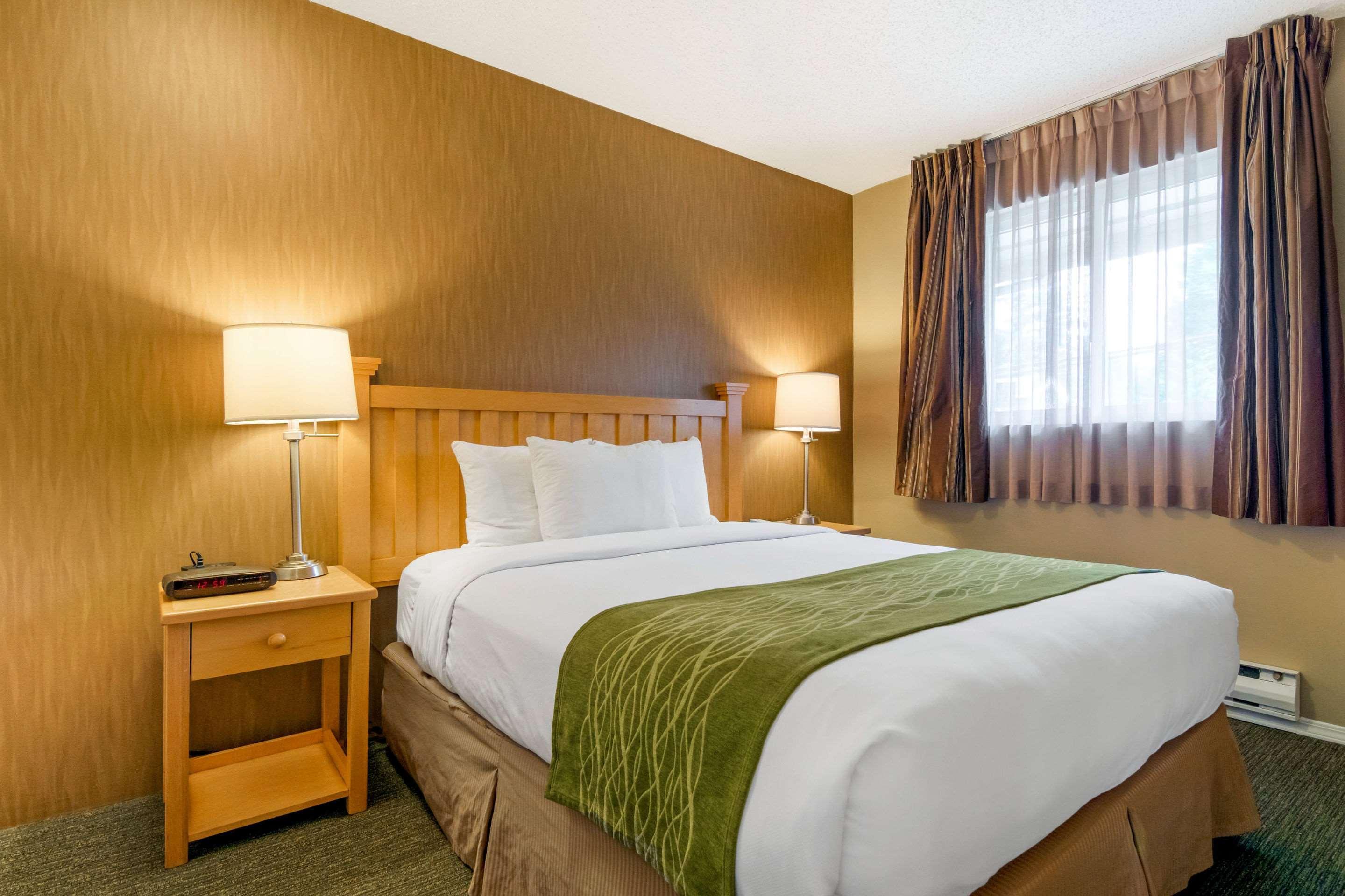 Econo Lodge Inn & Suites Норт Ванкувър Екстериор снимка