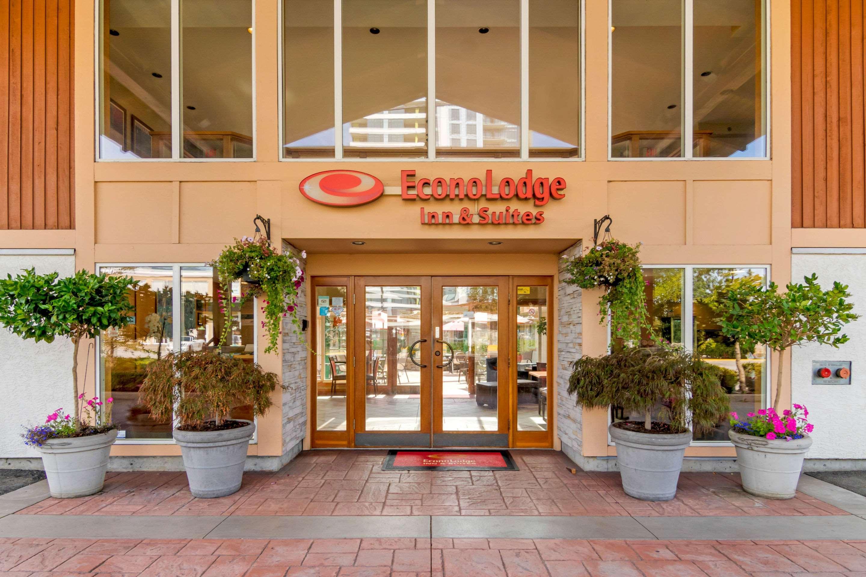 Econo Lodge Inn & Suites Норт Ванкувър Екстериор снимка