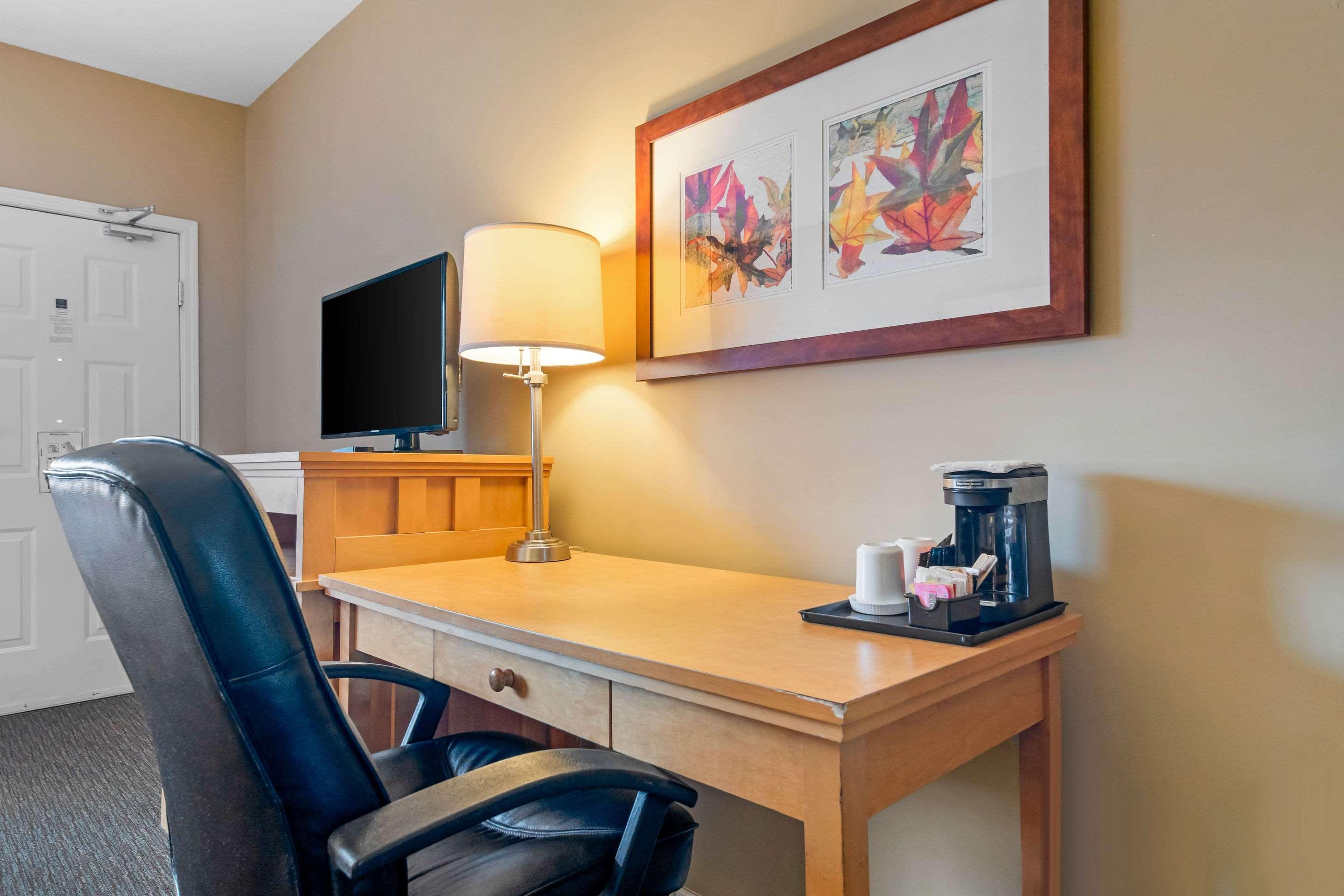 Econo Lodge Inn & Suites Норт Ванкувър Екстериор снимка