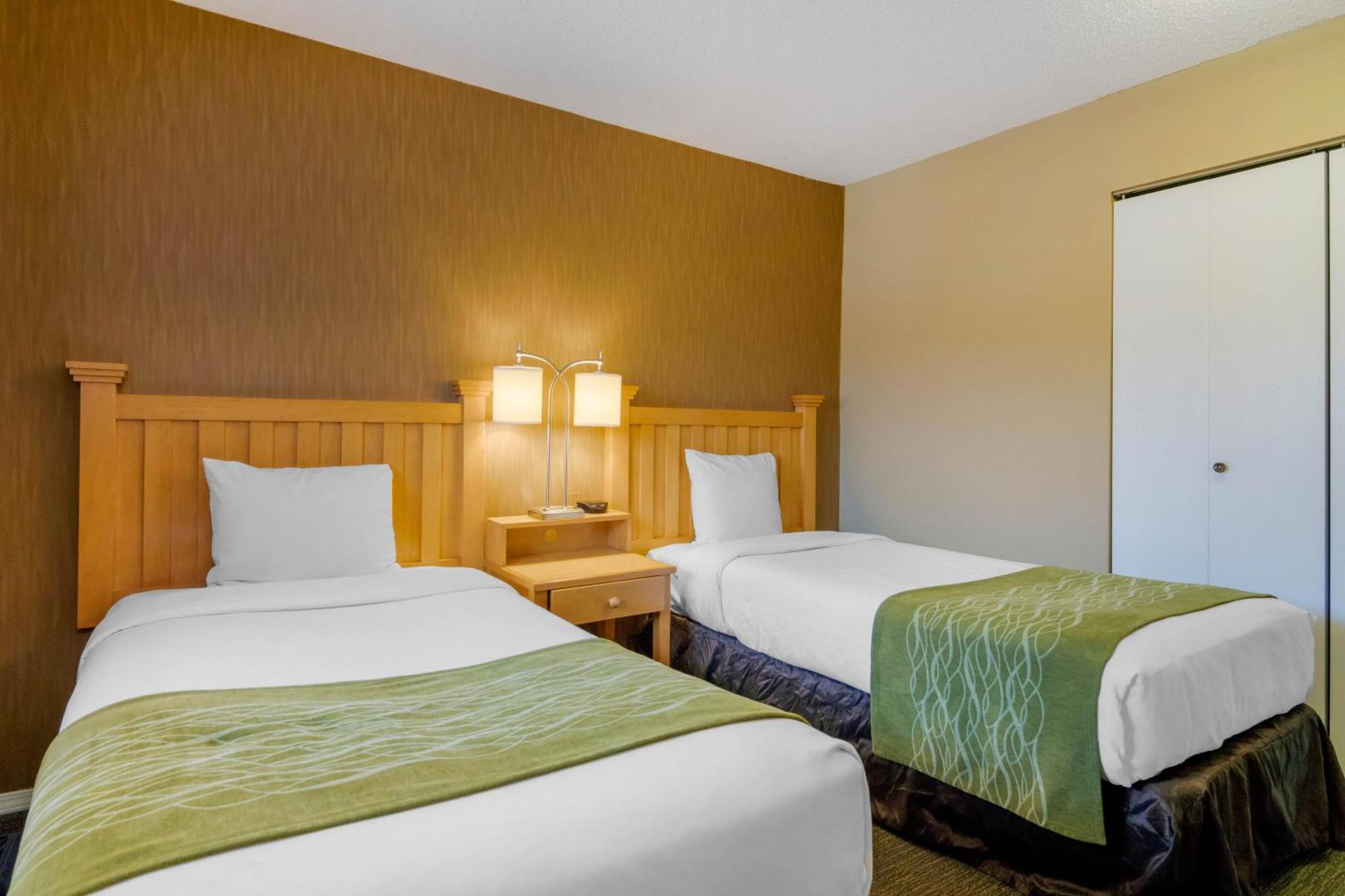 Econo Lodge Inn & Suites Норт Ванкувър Екстериор снимка