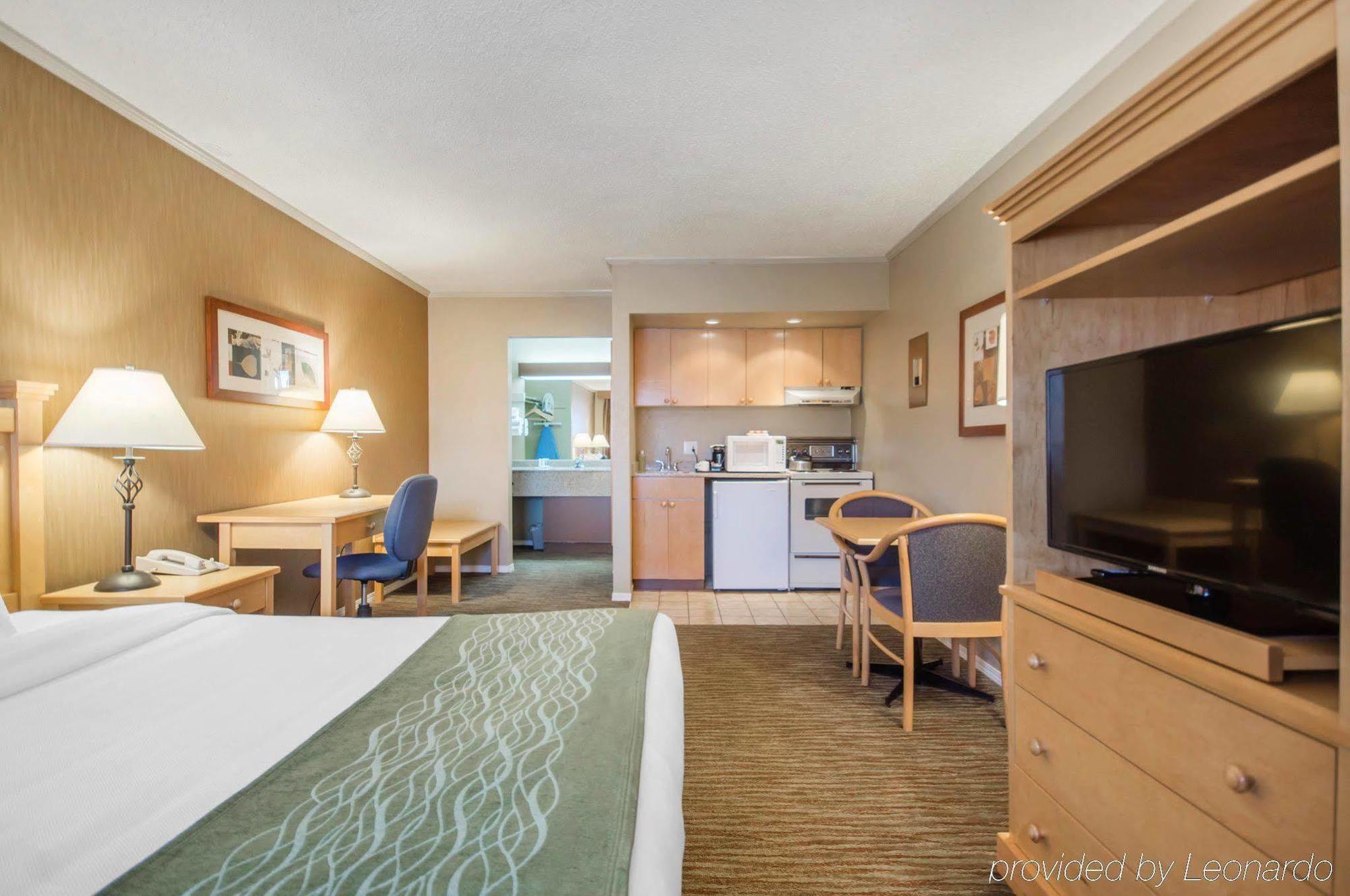 Econo Lodge Inn & Suites Норт Ванкувър Екстериор снимка