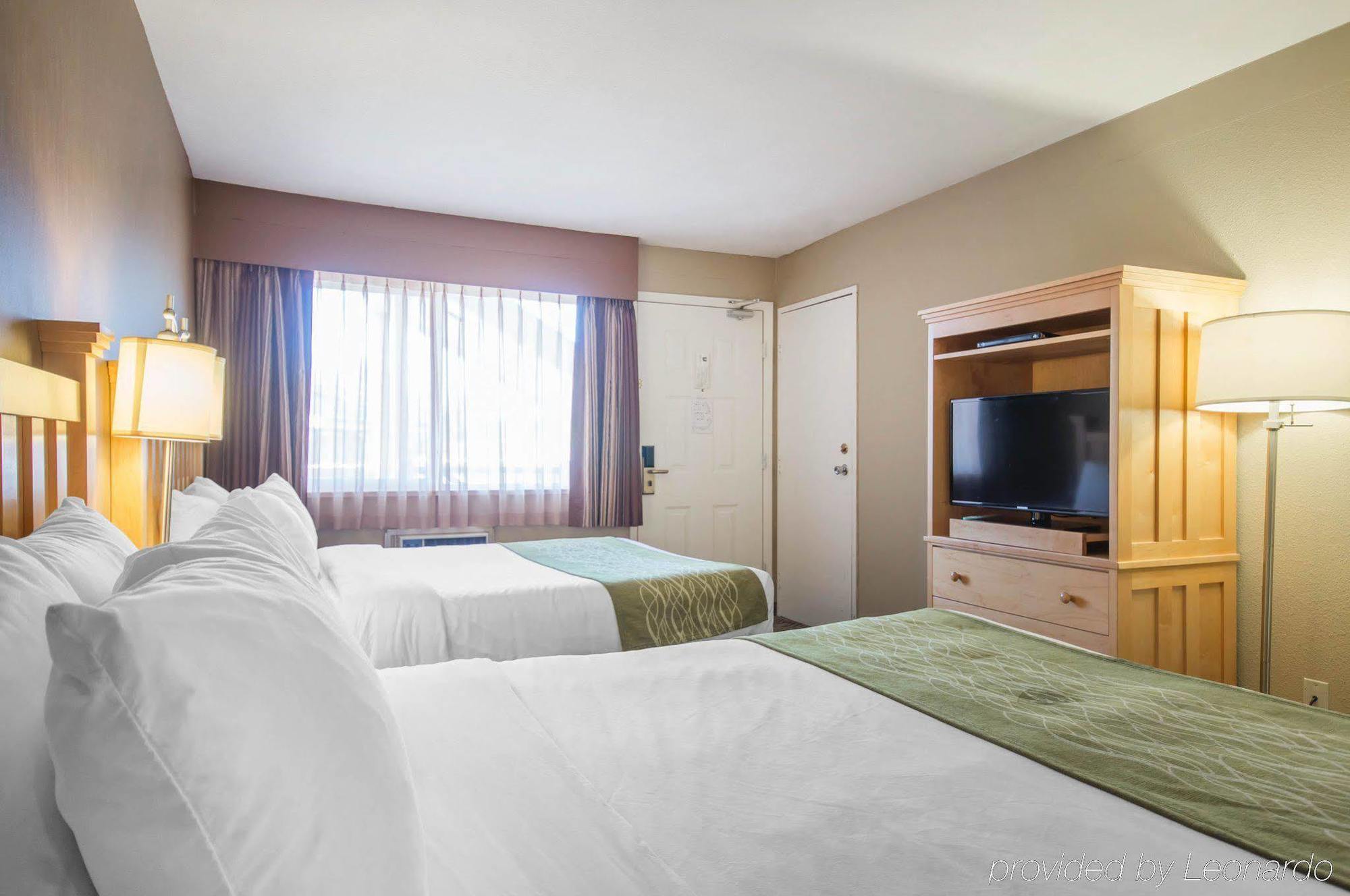 Econo Lodge Inn & Suites Норт Ванкувър Екстериор снимка